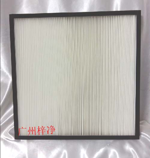 板式中效過(guò)濾器設(shè)計(jì)特點(diǎn)：風(fēng)量大、阻力小、結(jié)構(gòu)堅(jiān)固、可重復(fù)清潔使用。