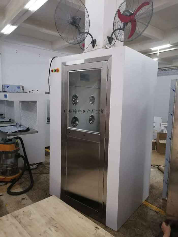 定期檢查風淋室的各個部件，如門密封、風速、風量和控制系統(tǒng)，確保其正常運行。