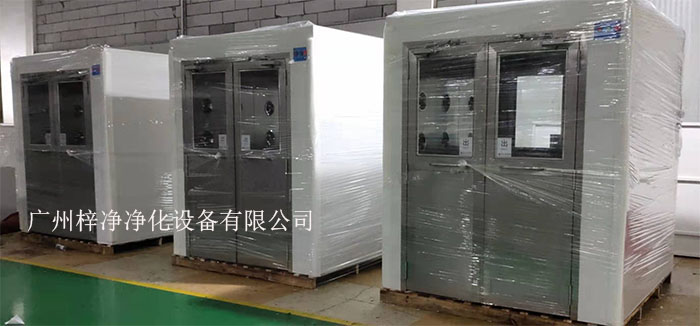 在潔凈室領(lǐng)域，風(fēng)淋室作為一種關(guān)鍵的空氣凈化設(shè)備
