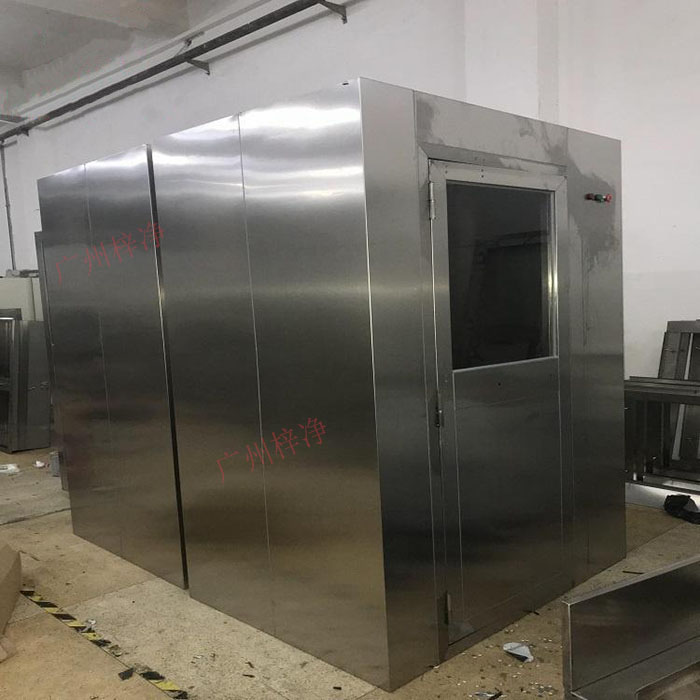 風淋室正常運行對于保障環(huán)境的潔凈度至關(guān)重要 風淋室正常運行對于保障環(huán)境的潔凈度至關(guān)重要