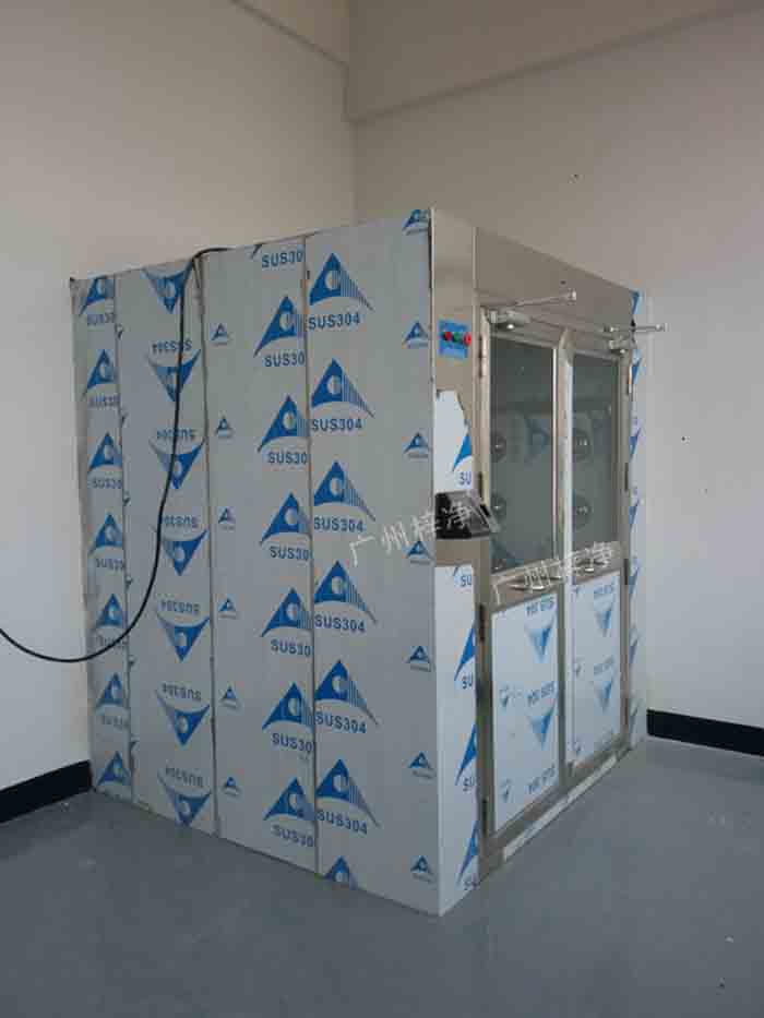 風淋室的尺寸直接決定了其實際使用空間