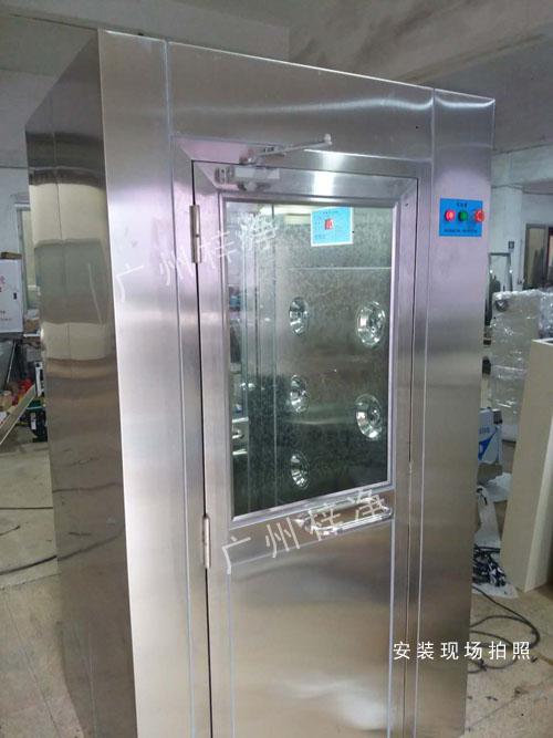 304全不銹鋼風(fēng)淋室圖片 304全不銹鋼風(fēng)淋室圖片