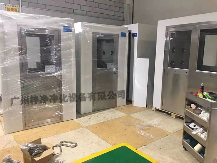  風(fēng)淋室維護保養(yǎng)定期檢查風(fēng)機和高效過濾器